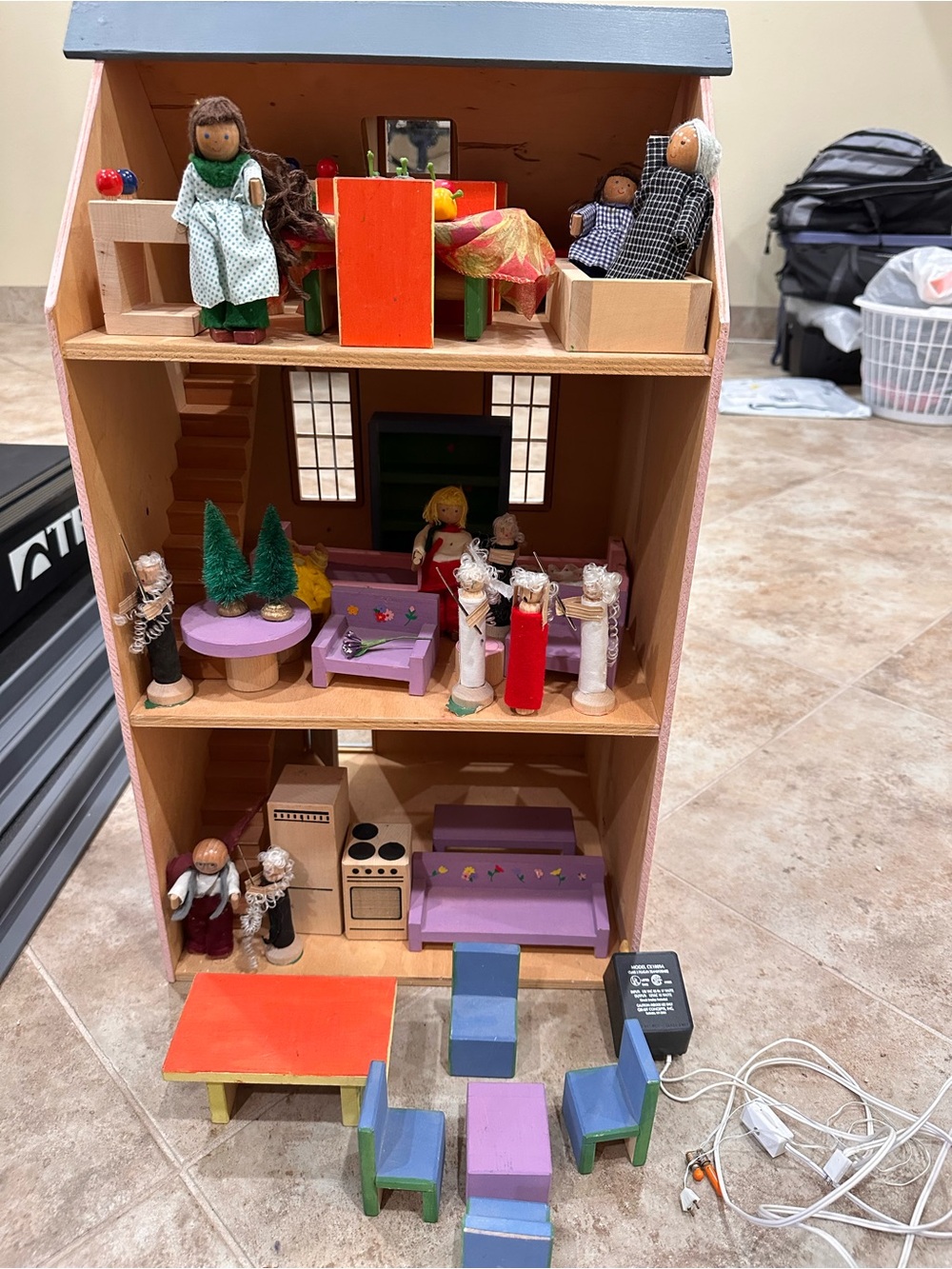 Hand Made Doll House with furniture-Made in New England! - Picture 7 of 10